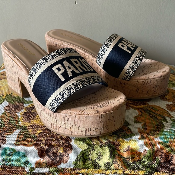 Bamboo Wedge Sandal Size 6 1/2 or 7 Brand New with Box - Picture 2 of 8